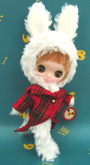 Petite Blythe Tic-Tac Rabbit